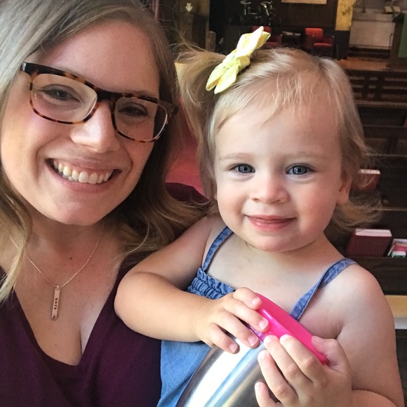 Meet your Posher, Cassie - Picture 1 of 2